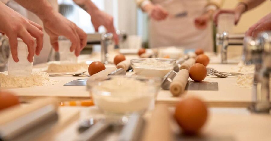 Rimini: Pasta & Tiramisu Cooking Class at a Local's Home - Why a home kitchen changes the lesson