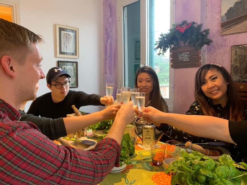 Riomaggiore: Pasta and Tiramisù Cooking Class - A welcome glass of prosecco