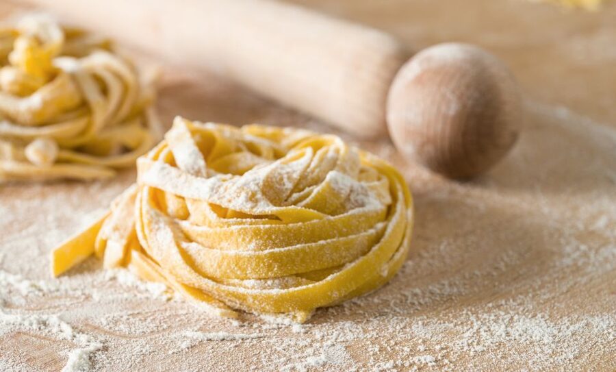 Rome: 3-in-1 Fettuccine, Ravioli, and Tiramisu Cooking Class - How the group size affects the experience