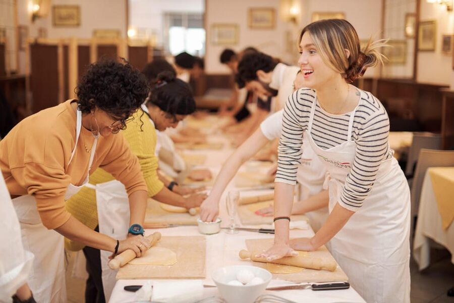 Rome: Fettuccine Pasta Cooking Class in Rome's City Center - Key points to know before booking