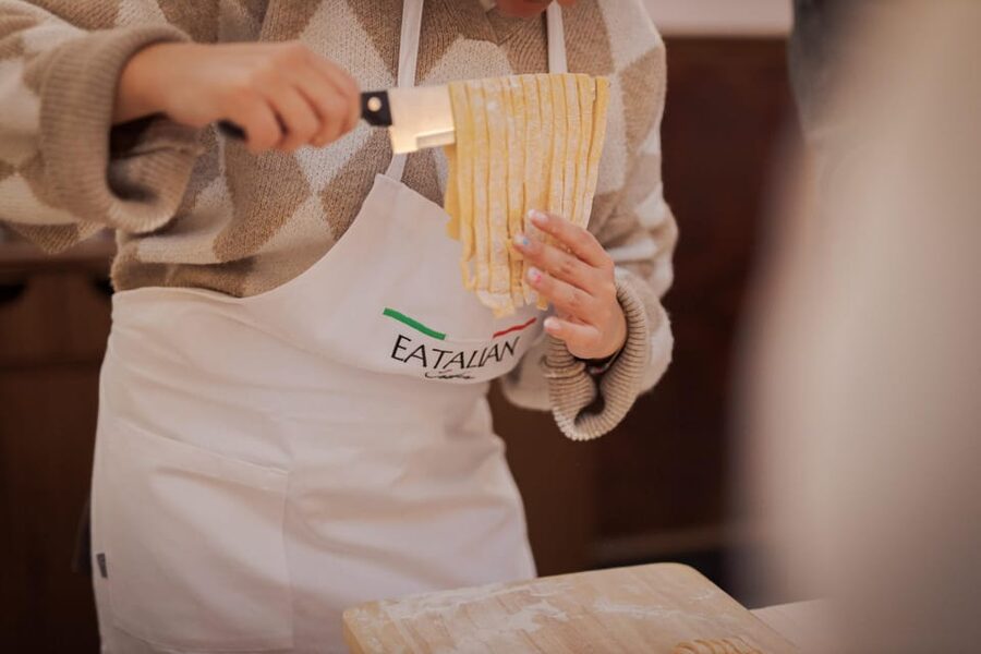 Rome: Fettuccine Pasta Cooking Class in Rome's City Center - Why Piazza Navona improves the pasta class