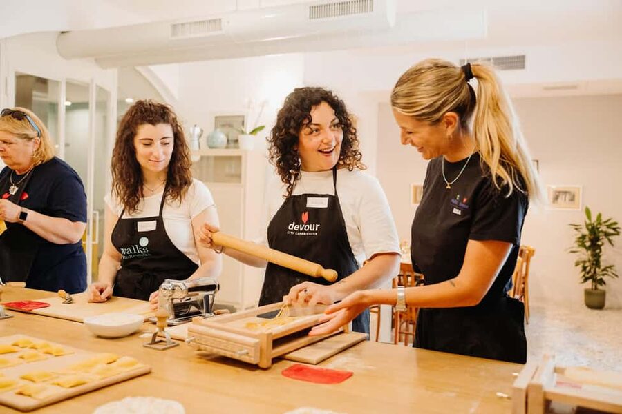 Rome: Fresh Pasta-Making Class with Wine and Gelato - Making fettuccine from fresh dough