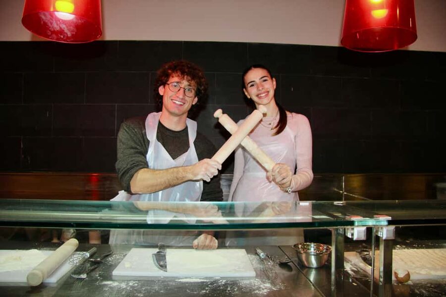 Rome: Lasagna, Fettuccine Pasta & Tiramisu Cooking Class - Building your own lasagna