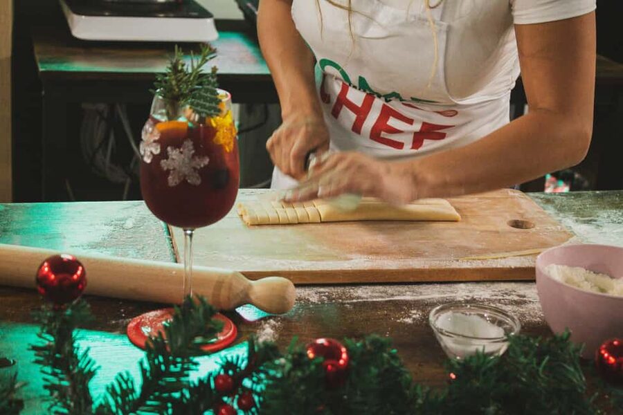 Rome: Make Pasta & Mix 3 Italian Spritz Near the Colosseum - Who should book this Rome cooking class?