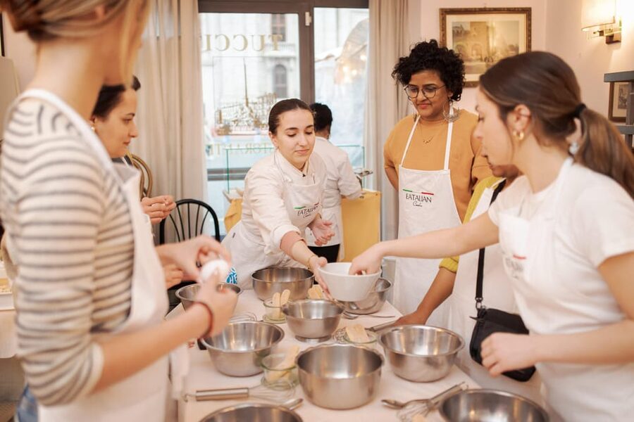 Rome: Pasta and Tiramisu Cooking Class in Piazza Navona - Cooking pasta in the heart of Piazza Navona