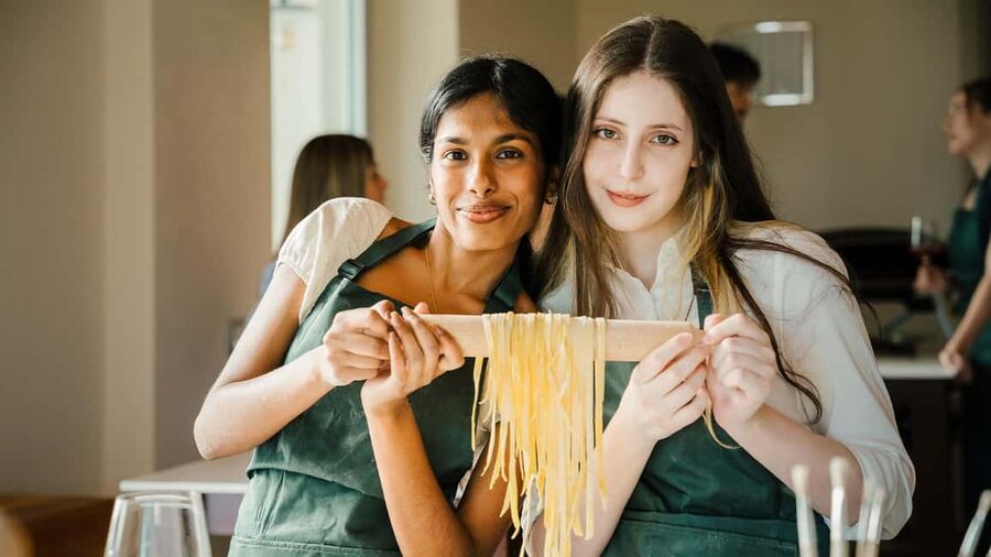 Rome: Pasta and Tiramisu Cooking Class with Prosecco - Key points at a glance