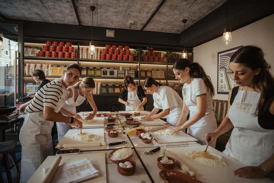 Rome: Pasta and Tiramisu Cooking Class with Spritz and Wine - A Roman kitchen near Piazza Navona