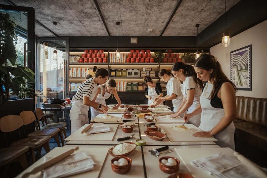 Rome: Pasta and Tiramisu Cooking Class with Spritz and Wine - Starting with a Spritz and a clear plan