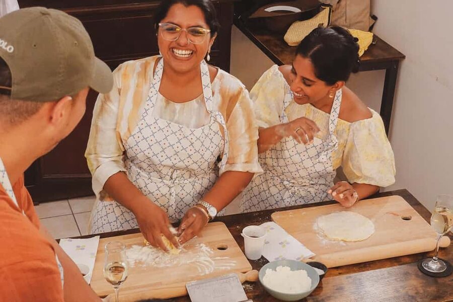 Rome: Pasta Class with 3 Spritz or Tiramisu by the Colosseum - Carbonara or cacio e pepe: the sauce choice matters