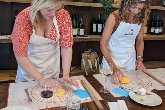 Rome: Pasta Cooking Class, Dinner & Wine in Authentic Restaurant - The Roman sauces: cacio e pepe and amatriciana
