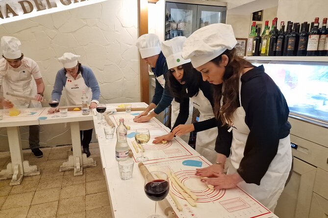 Rome: Pasta Cooking Class, Dinner & Wine in Authentic Restaurant - Who should book this experience