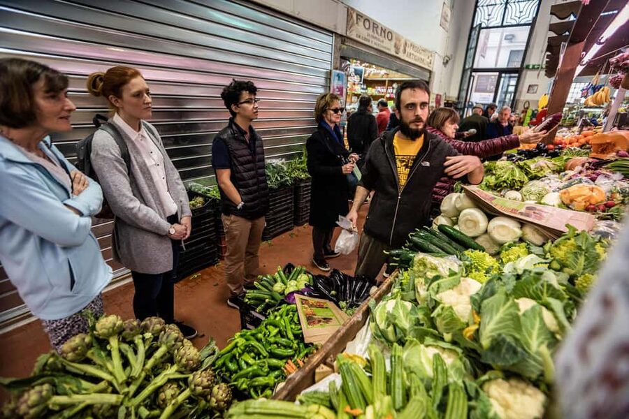 Rome: Pasta Cooking Class with Market Visit and Wine - Meeting at Via Palestro and walking to the market