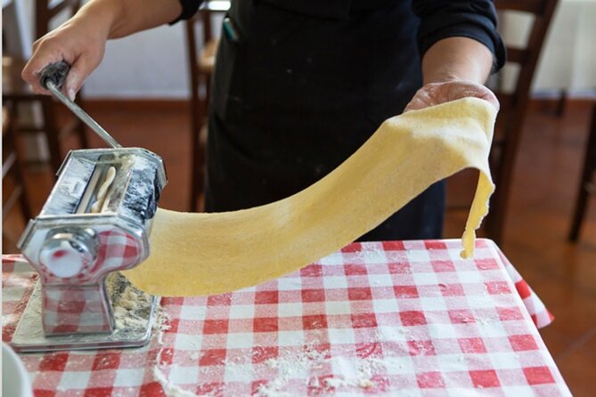 Rome: Pasta Fettuccine Ravioli and Tiramisu Cooking Class - Layering the tiramisu
