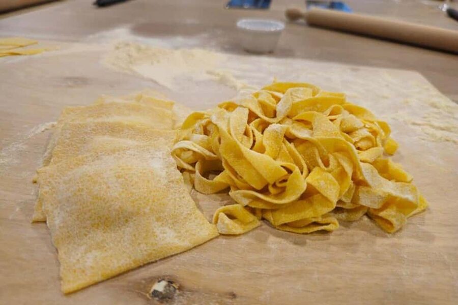 Rome: Pasta Fettuccine, Ravioli & Tiramisu Cooking Class - Small practical details that matter