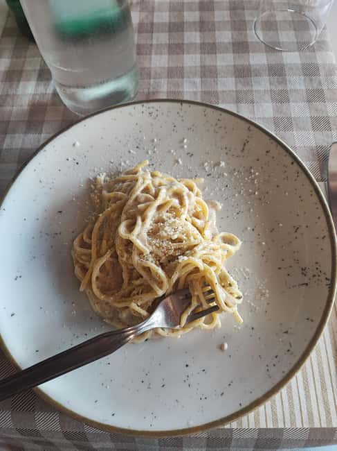 Rome: Pasta, Pizza & Gelato Tour in TRASTEVERE - Piazza Trilussa and the first taste of Trastevere