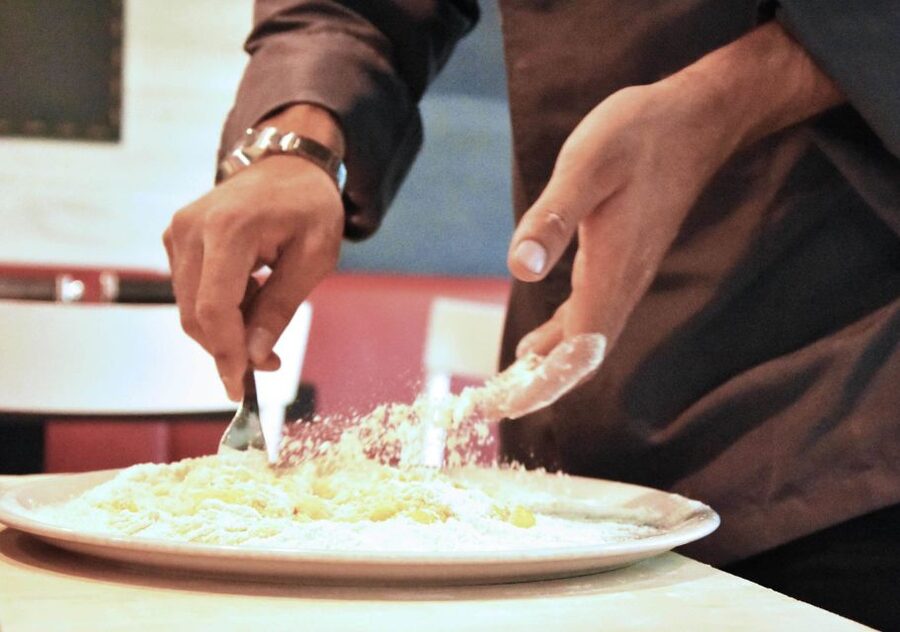Rome: Pasta, Ravioli & Tiramisu Class with Unlimited Wine - The meal: Roman flavors and a full table