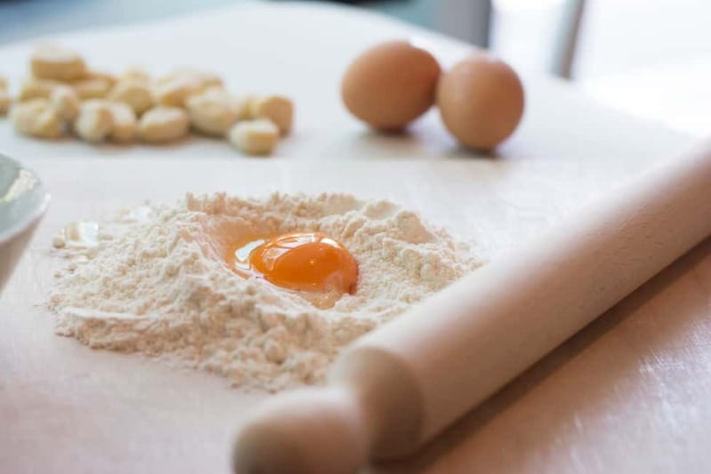 Rome: Pasta, Ravioli & Tiramisu Class with Unlimited Wine - First course: build your tiramisu