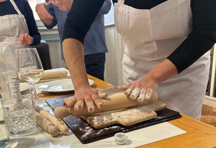 Rome: Small Group Pasta cooking class near Piazza Navona - What the three-hour class includes