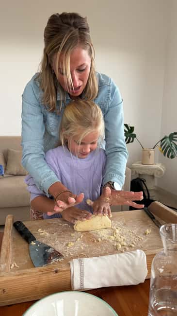 Salento: Authentic Cooking Experience with Fresh Pasta and Local Products - Meeting Giulia and finding the class