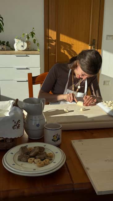 Salento: Authentic Cooking Experience with Fresh Pasta and Local Products - A 30-minute tasting with taralli and local wine