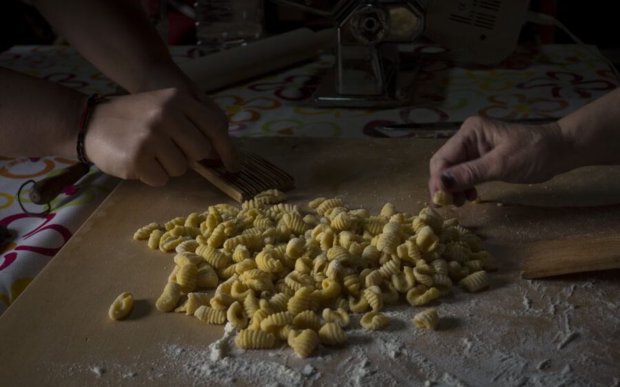 Sardinia Cooking Class: Fresh Handmade Pasta - Language, group size, and practical details