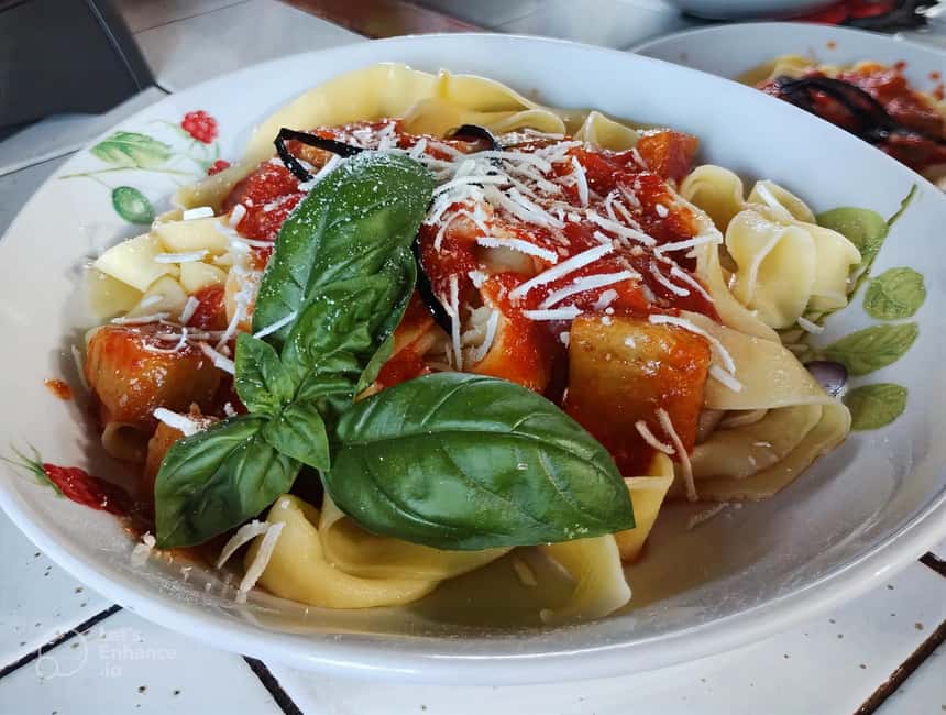 Sciacca: Traditional Pasta Class With Wine Included - Arriving at Accursia’s Sicilian home