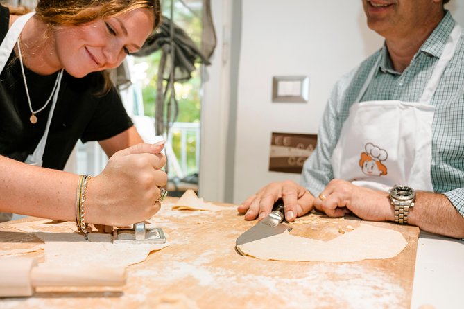 Share Your Pasta Love in a Local’s Home in Venice - Sitting Down to a Home-Cooked Meal