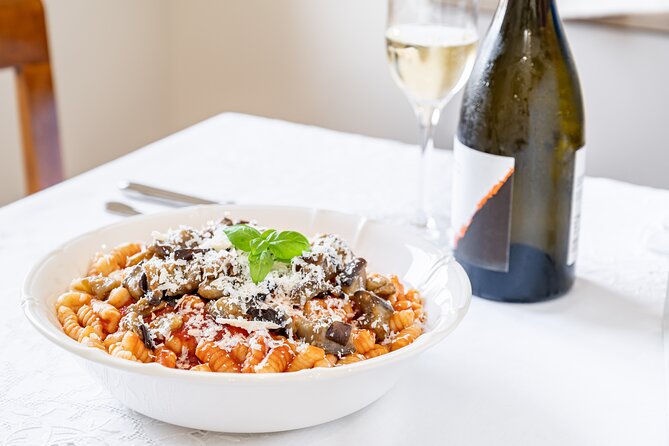 Share Your Pasta Love in Local's Home in Messina - Arriving on Via Osservatorio