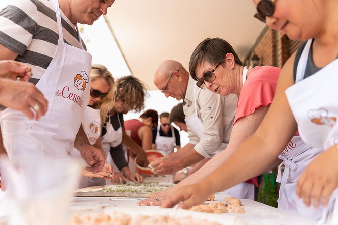 Share your Pasta Love: Small group Pasta and Tiramisu class in Arezzo - Entering a Tuscan home in Arezzo