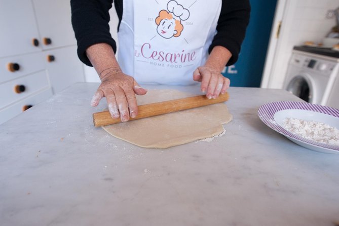 Share your Pasta Love: Small group Pasta and Tiramisu class in Camogli - Making tiramisu before the final meal