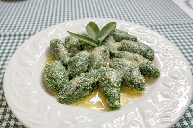 Share your Pasta Love: Small group Pasta and Tiramisu class in Trento - Learning tiramisù alongside pasta