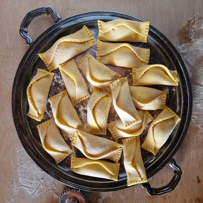 Siena: Private Handmade Pasta Cooking Class in Tuscany - What the teaching style seems to offer
