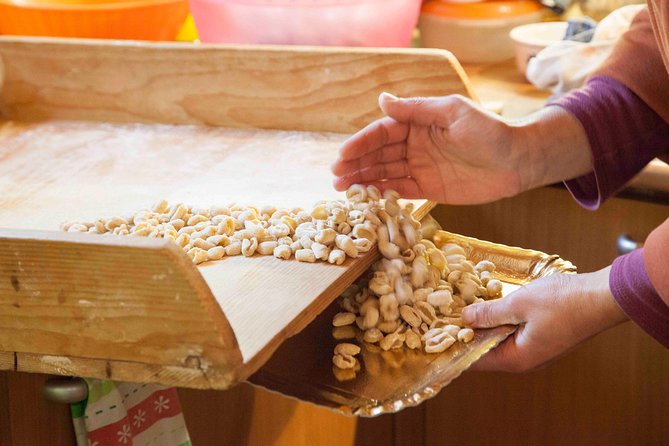 Small group Pasta and Tiramisu class in Lecce - Group size and the question of hands-on time