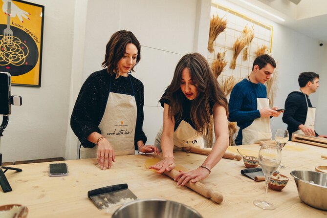Small-Group Pasta Cooking Class and Market Tour in Florence - Is the recipe e-book useful?