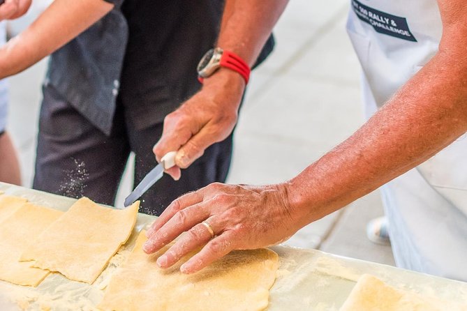 Sorrento: Hands-On Pasta, Tiramisu & Limoncello Fun Class - Caprese Salad and Sorrento’s Fresh Ingredients