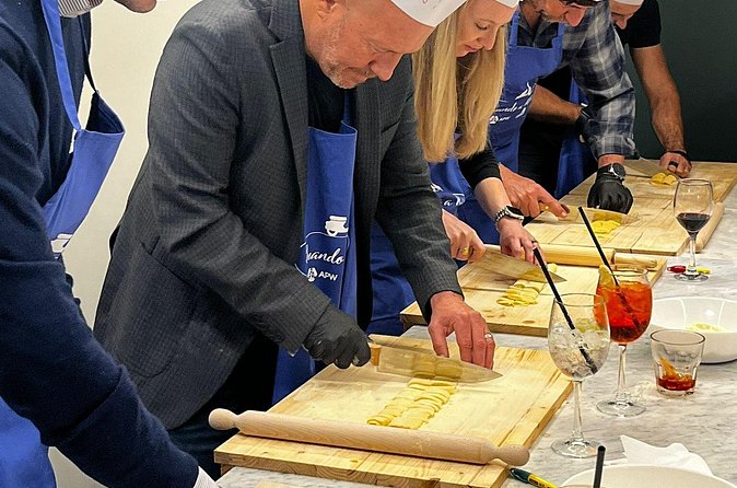 Spritz and Pasta! Spritz, Fettuccine & Tiramisù - Who Will Enjoy This Class Most?