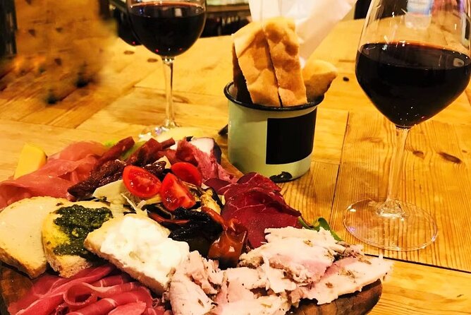 Street food and pasta in Rome - Pizza and mortadella explains a Roman shortcut