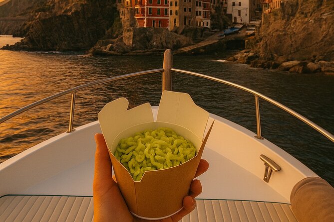 Sunset on a boat with fresh pesto pasta - Five details worth knowing before you book