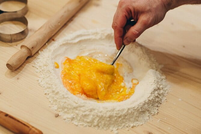 The Art of Pasta and Wine Tasting with Local Sommelier - Why the small group matters