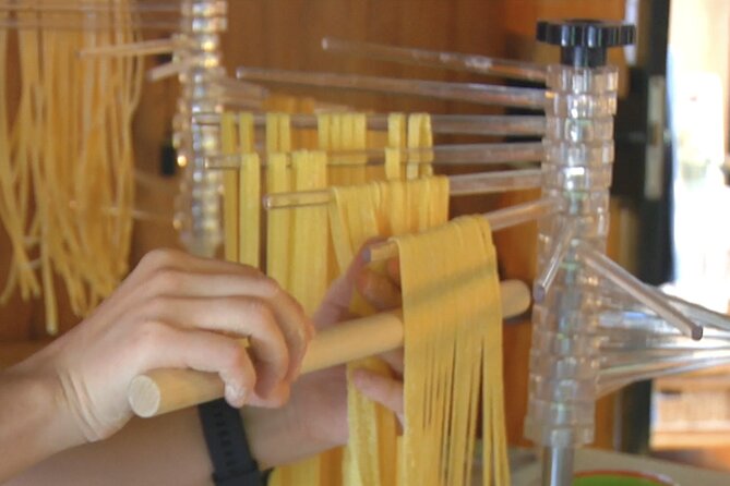 The secrets to Learn Fresh Pasta & Gelato in a Glam Home - Is the group really small?