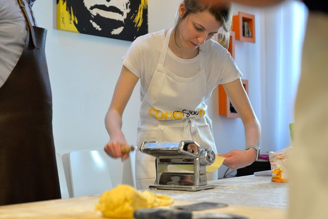 Traditional Home Cooking in Modena,Tagliatelle, Tortelloni & Wine - Meeting Near Modena’s Duomo