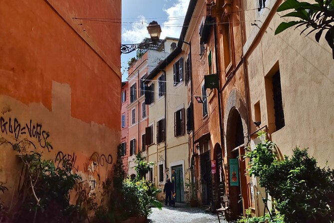 Trastevere Food Tour with Pasta-Making Class - What makes the guide important