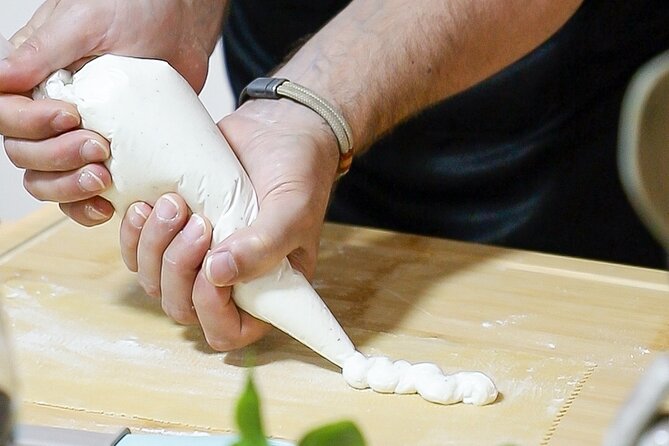 Valencia: Fresh Pasta Workshop with Food at Coolinary Experience - Starting in Ciutat Vella at Pl. de Vicent Iborra