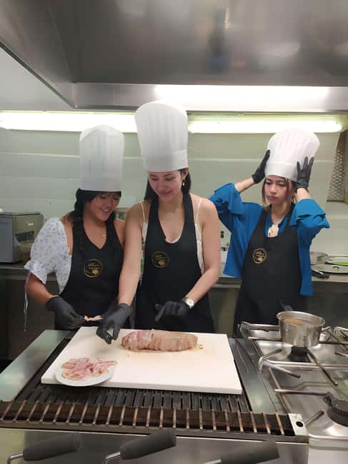 Valnerina/Pasta cooking class in a 12th century location - A photo stop at the historic estate