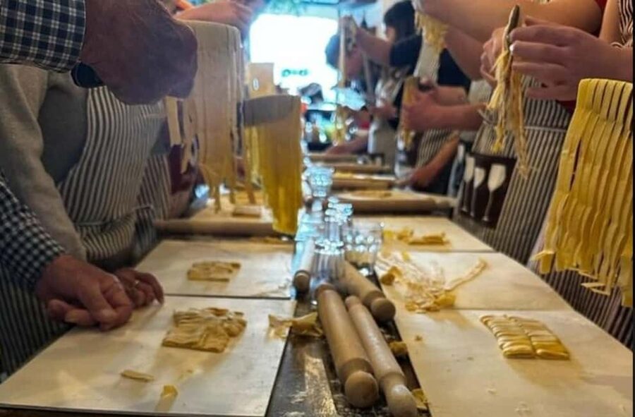 Vatican Pasta Class with wine and tiramisù - How the two hours are likely to unfold