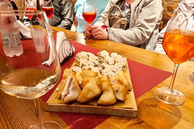Venice: Jewish Ghetto & Cannaregio Area Food Tour: Pasta Wine Gelato and More! - Key points to know before you book