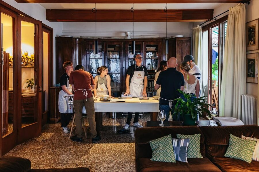 Venice: Pasta and Tiramisu Cooking Class at a Local's Home - How the small group affects the lesson