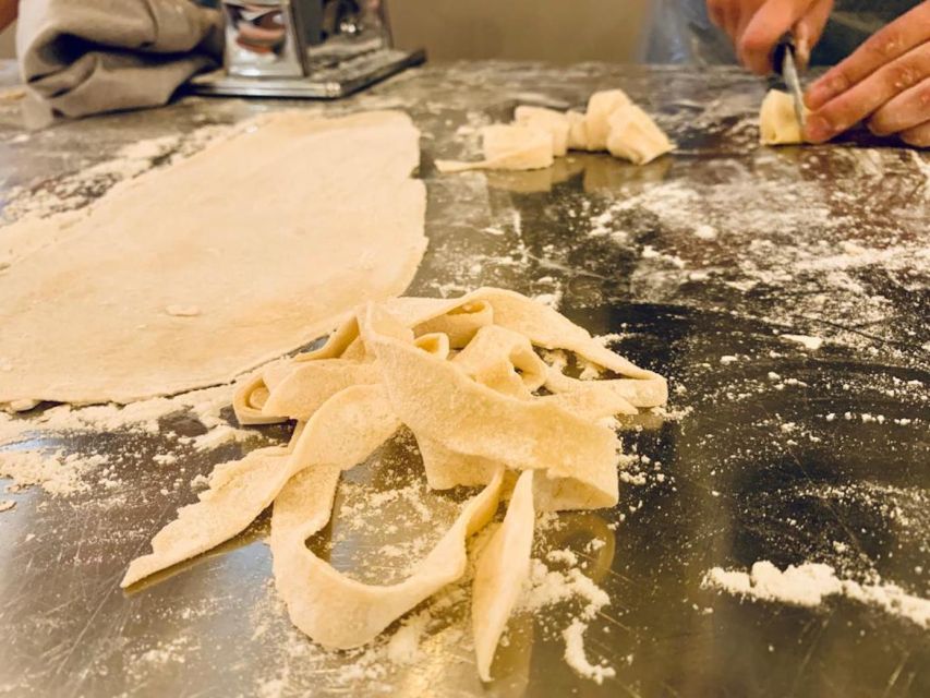 Venice: Pasta and Tiramisu Cooking Class with Wine - Why a cooking class works well in Venice