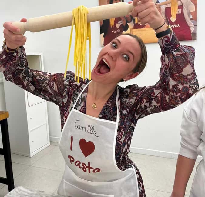 Venice: Pasta Class with Wine and Gelato - Eating your pasta with Tuscan wine