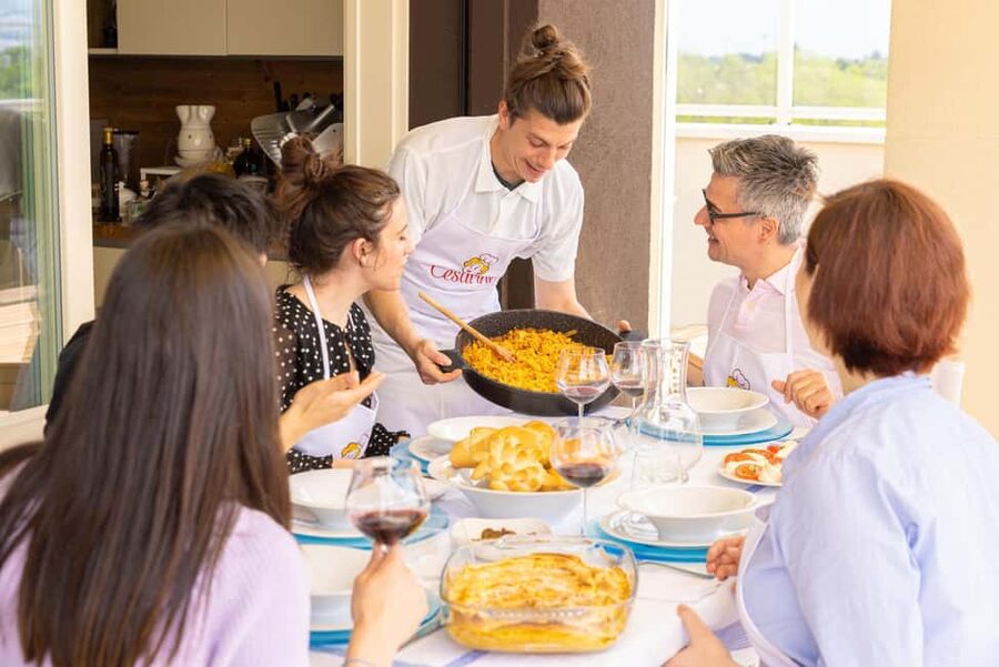 Venice: Share Your Pasta Love in a Local’s Home - Timing, Address, and Booking Advice